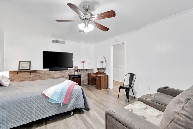 5460 N Blosser Avenue, Fresno, CA 93711