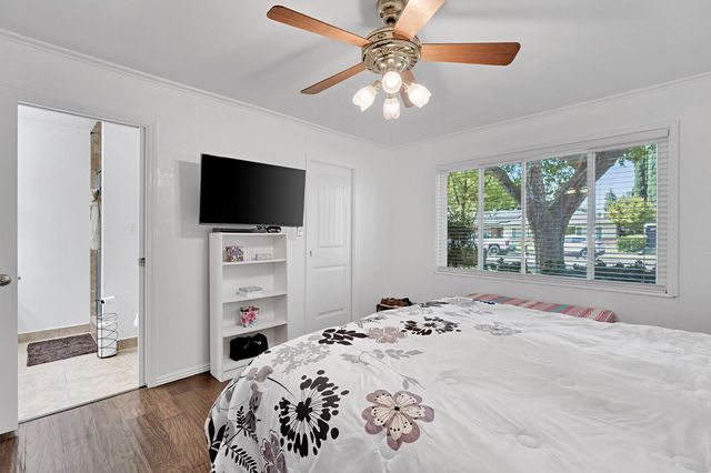 5460 N Blosser Avenue, Fresno, CA 93711