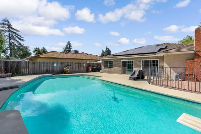 5460 N Blosser Avenue, Fresno, CA 93711