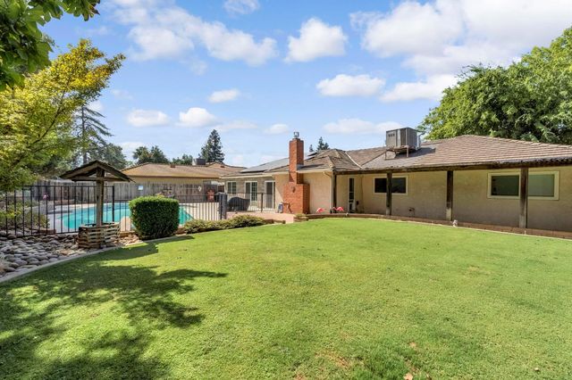 5460 N Blosser Avenue, Fresno, CA 93711