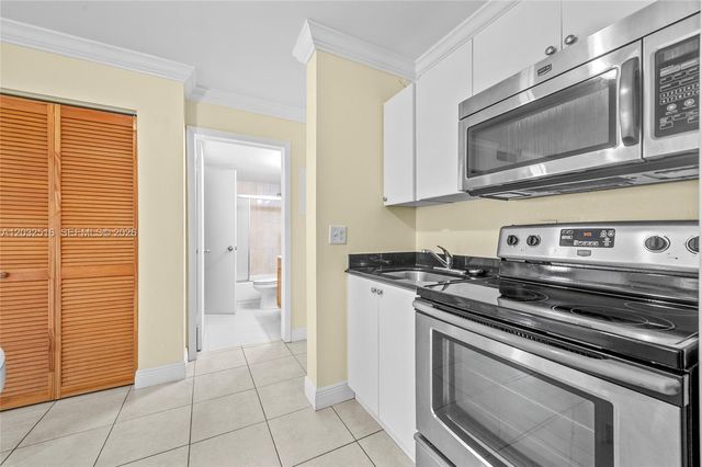 8240 SW 210th 106, Cutler Bay, FL 33189