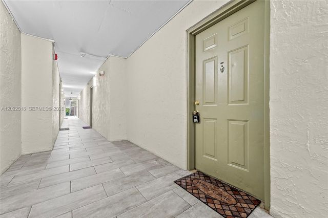 8240 SW 210th 106, Cutler Bay, FL 33189