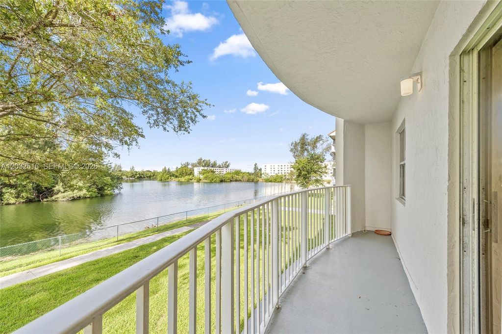 8240 SW 210th 106, Cutler Bay, FL 33189