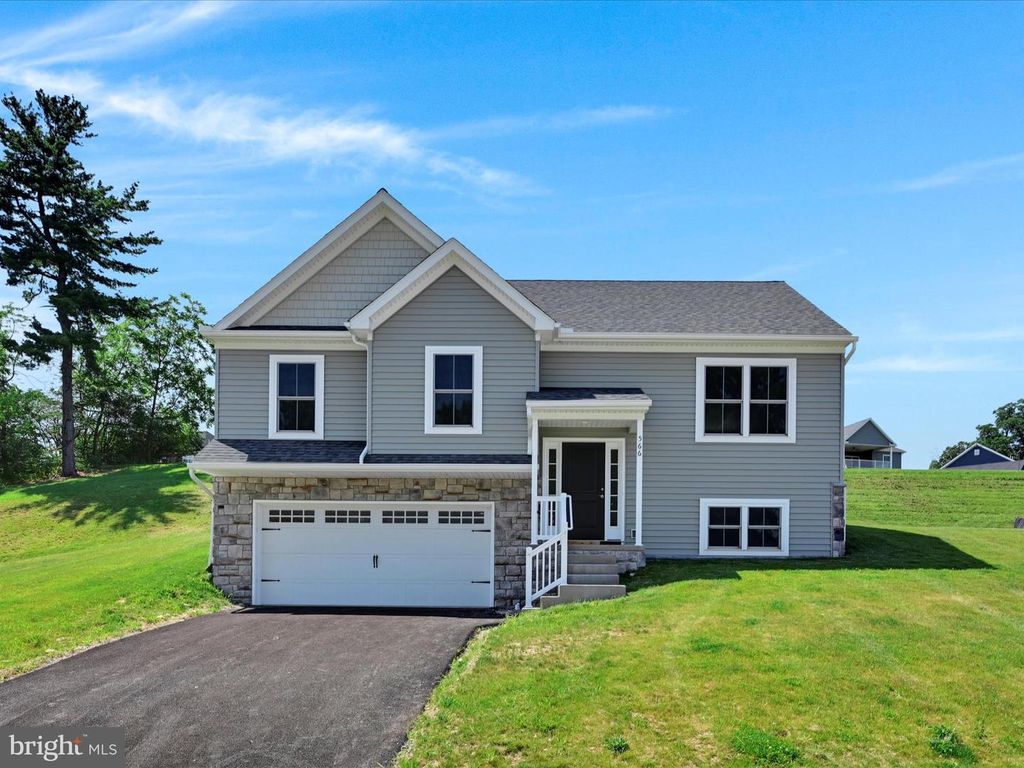 566 MONOCACY TRL, Spring Grove, PA 17362