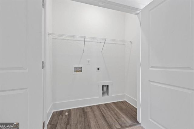 1512 Parks Edge Lane NW, Atlanta, GA 30318