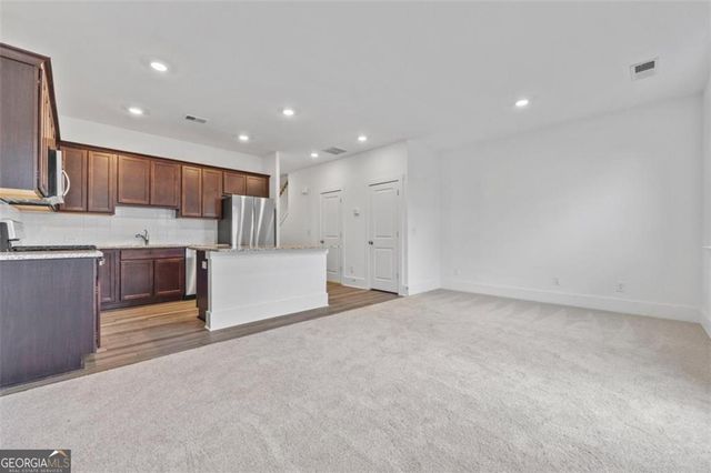 1512 Parks Edge Lane NW, Atlanta, GA 30318