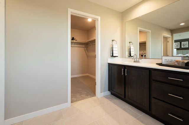 586 Ophelia Avenue, Madera, CA 93636