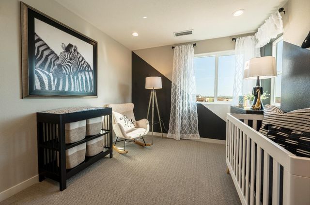 586 Ophelia Avenue, Madera, CA 93636