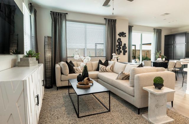 586 Ophelia Avenue, Madera, CA 93636