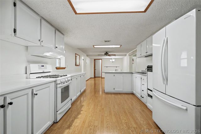 22488 E Carters Landing Road, Park Hill, OK 74451