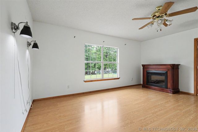 22488 E Carters Landing Road, Park Hill, OK 74451