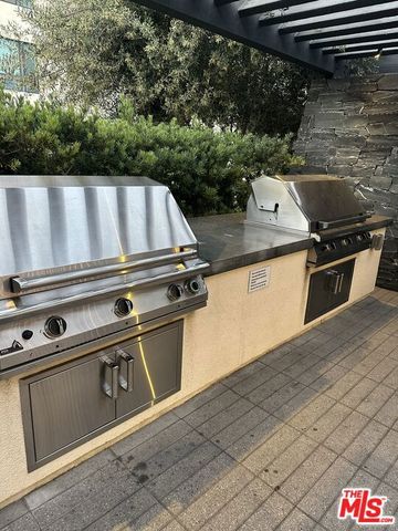 2913 Exposition Place 2, Los Angeles, CA 90018