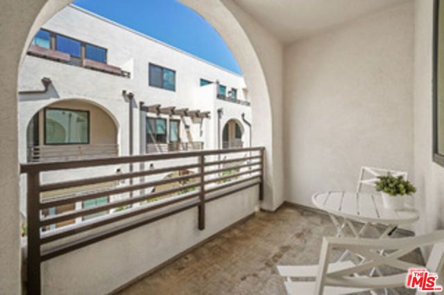 2913 Exposition Place 2, Los Angeles, CA 90018