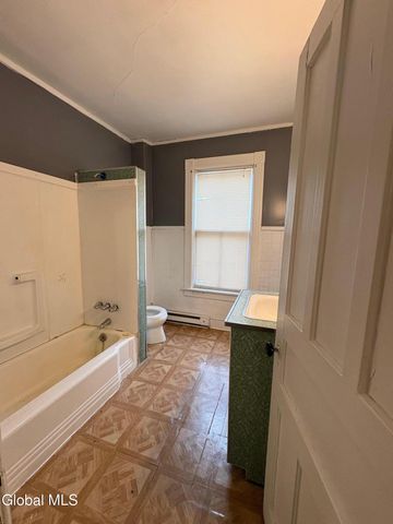 1723 Broadway, Schenectady, NY 12306
