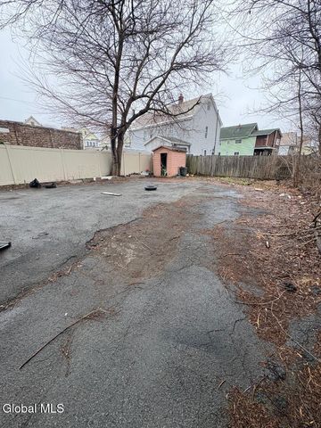 1723 Broadway, Schenectady, NY 12306