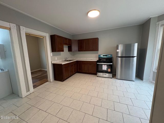 1723 Broadway, Schenectady, NY 12306