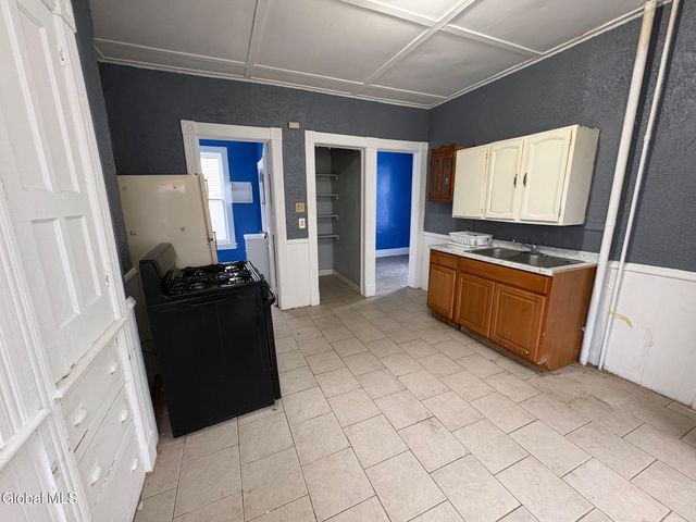 1723 Broadway, Schenectady, NY 12306