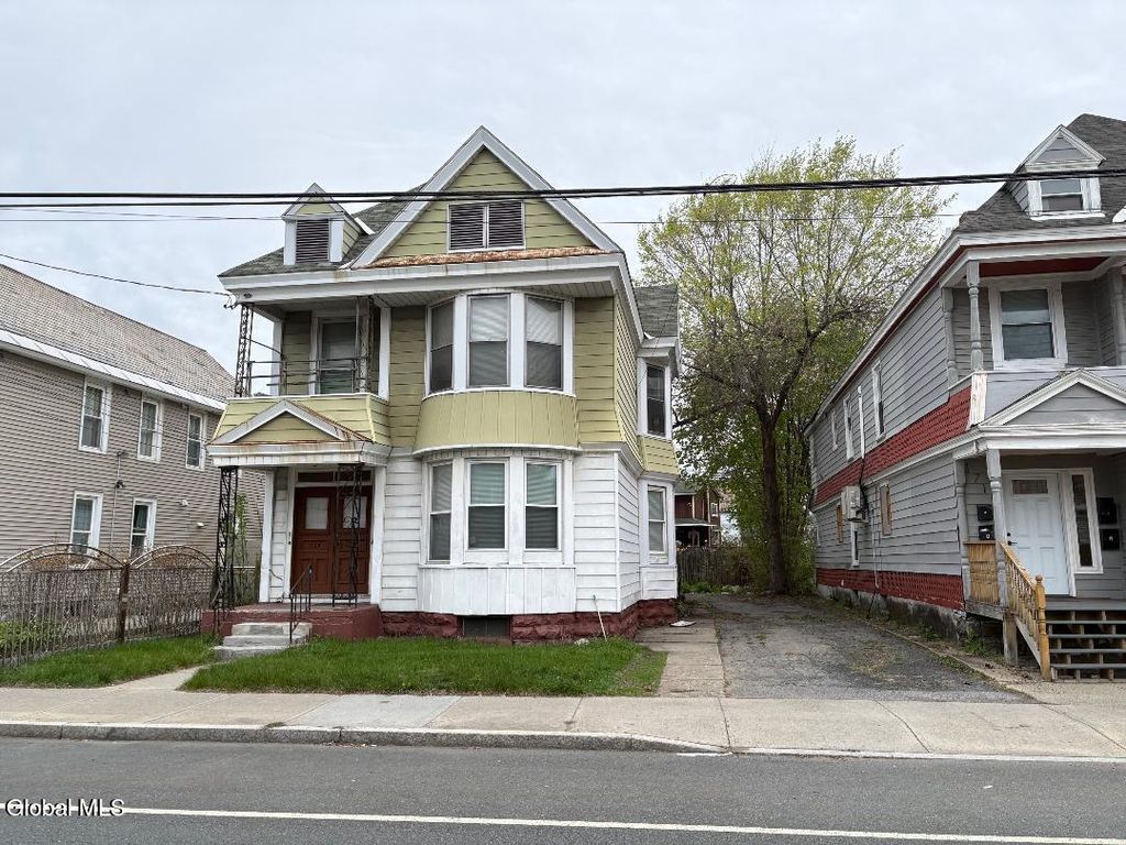 1723 Broadway, Schenectady, NY 12306
