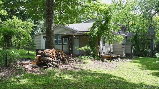 3057 Hillside Drive, Milford, MI 48380