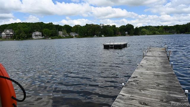 3057 Hillside Drive, Milford, MI 48380