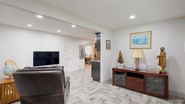 3057 Hillside Drive, Milford, MI 48380