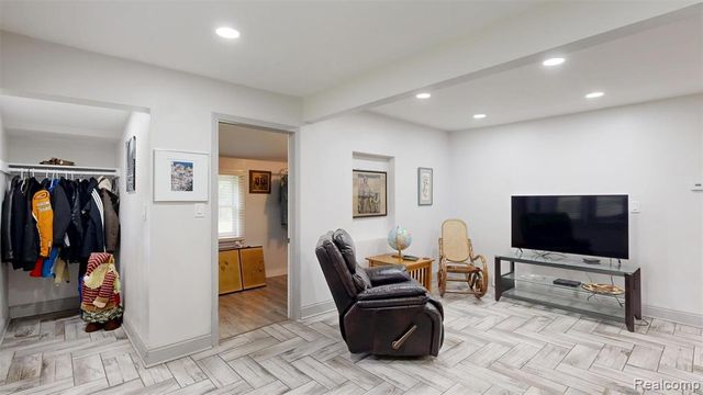 3057 Hillside Drive, Milford, MI 48380