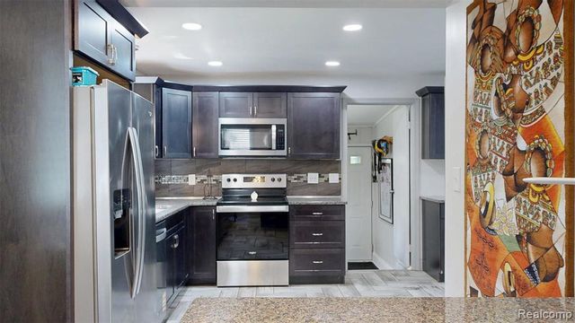 3057 Hillside Drive, Milford, MI 48380