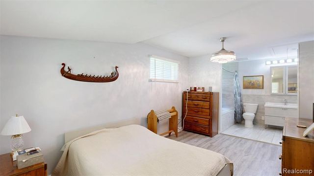 3057 Hillside Drive, Milford, MI 48380