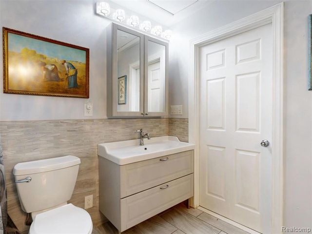 3057 Hillside Drive, Milford, MI 48380