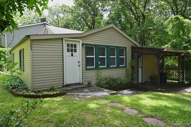 3057 Hillside Drive, Milford, MI 48380