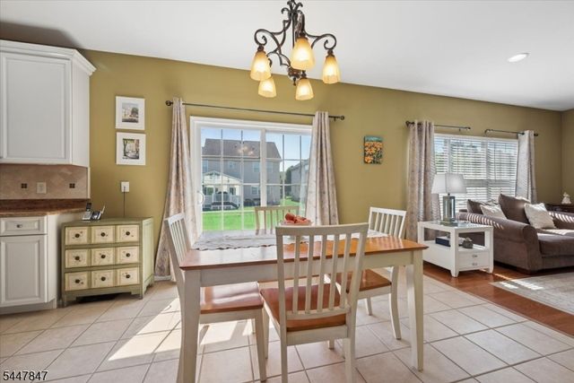 8 Hopkinson Ln, Franklin Twp., NJ 08873