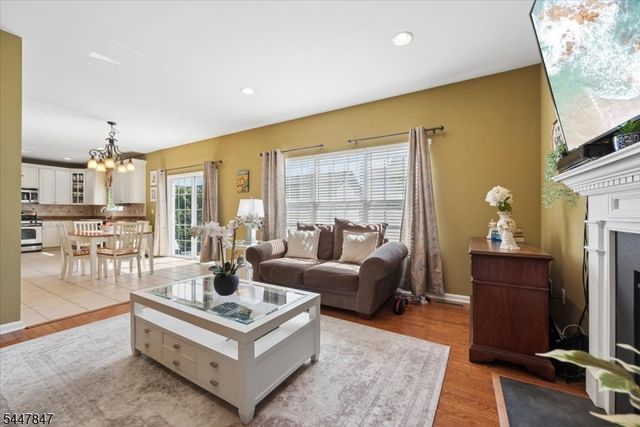 8 Hopkinson Ln, Franklin Twp., NJ 08873