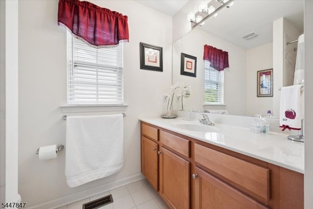 8 Hopkinson Ln, Franklin Twp., NJ 08873