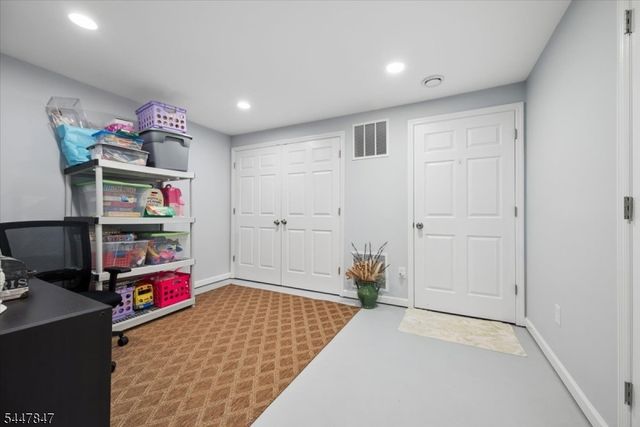 8 Hopkinson Ln, Franklin Twp., NJ 08873