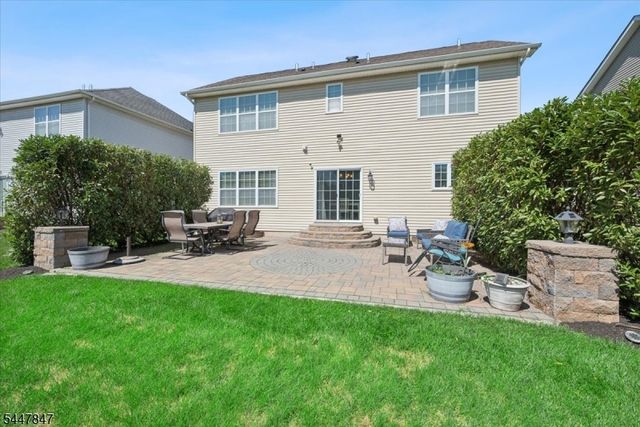 8 Hopkinson Ln, Franklin Twp., NJ 08873