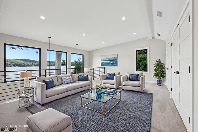 12 Rocky Point Rd, West Milford Twp., NJ 07421