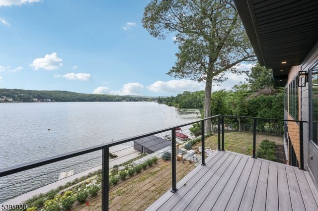 12 Rocky Point Rd, West Milford Twp., NJ 07421