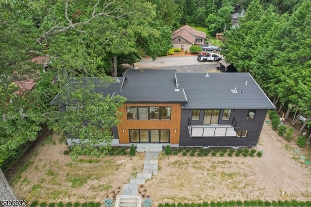 12 Rocky Point Rd, West Milford Twp., NJ 07421