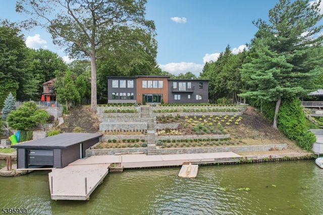 12 Rocky Point Rd, West Milford Twp., NJ 07421