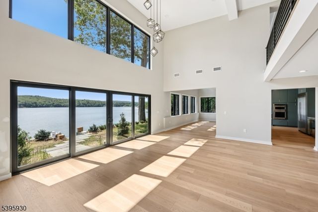 12 Rocky Point Rd, West Milford Twp., NJ 07421