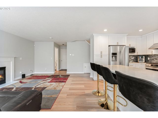 14610 Nw DAWNWOOD Dr, Portland, OR 97229