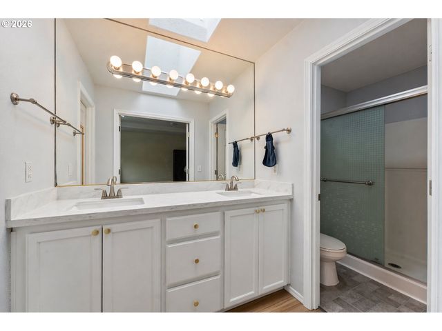 14610 Nw DAWNWOOD Dr, Portland, OR 97229