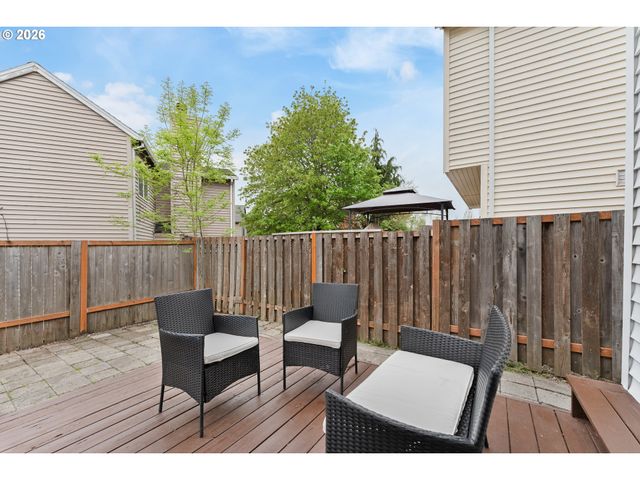 14610 Nw DAWNWOOD Dr, Portland, OR 97229