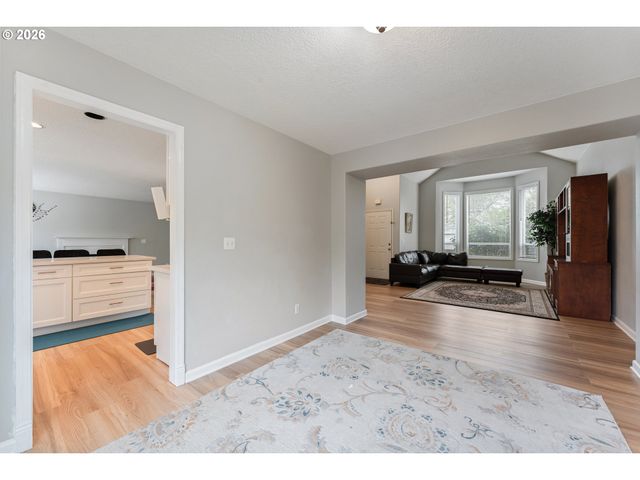 14610 Nw DAWNWOOD Dr, Portland, OR 97229