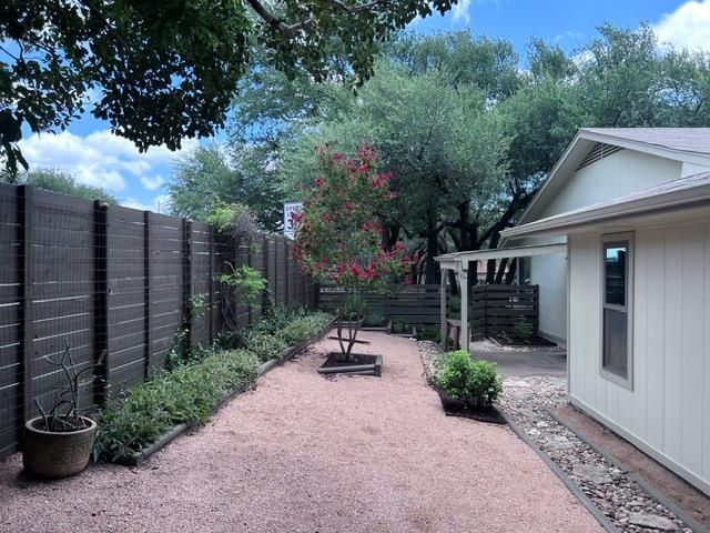 3211 Canter LN, Austin, TX 78759