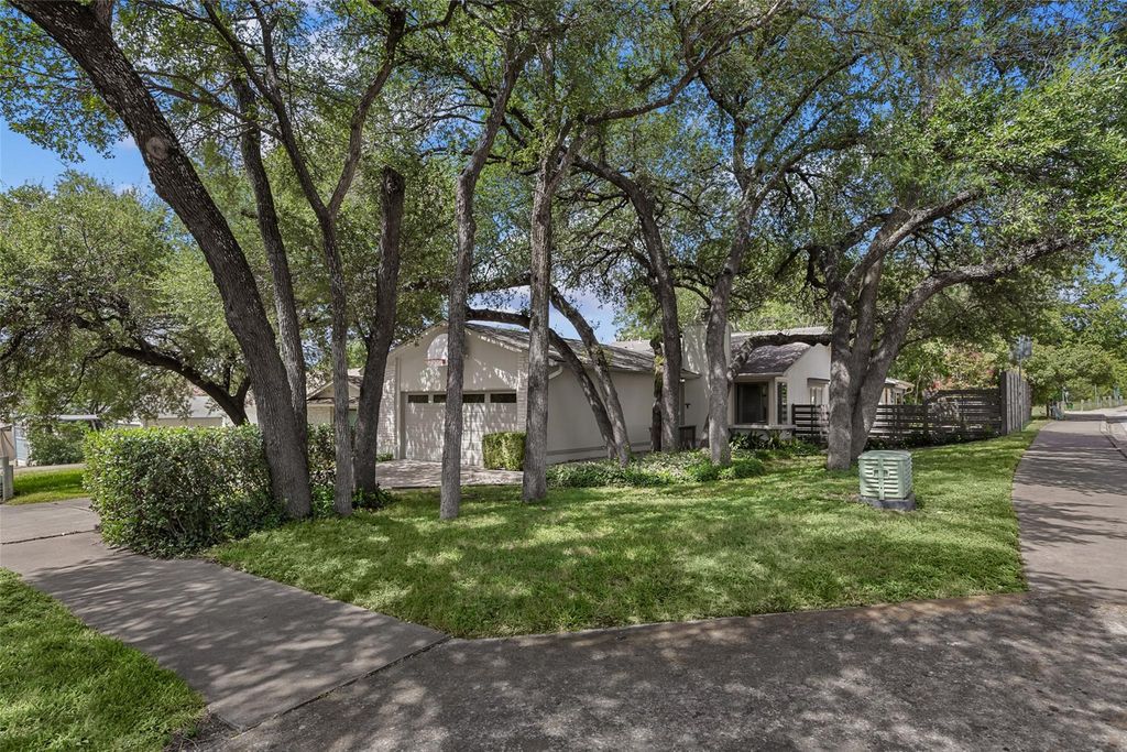 3211 Canter LN, Austin, TX 78759