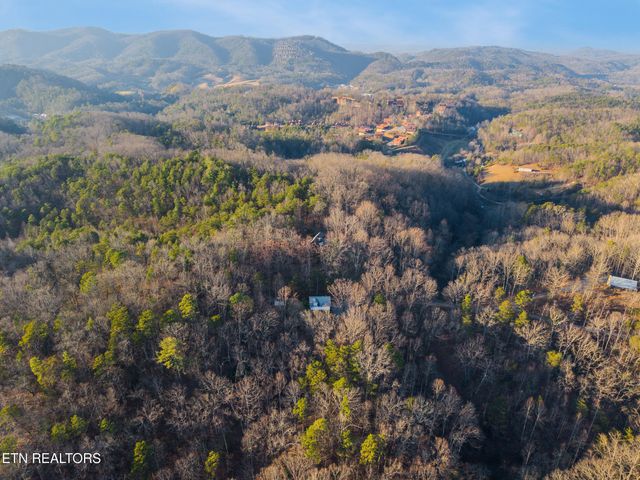 3401 Mountain Overlook Way, Sevierville, TN 37876