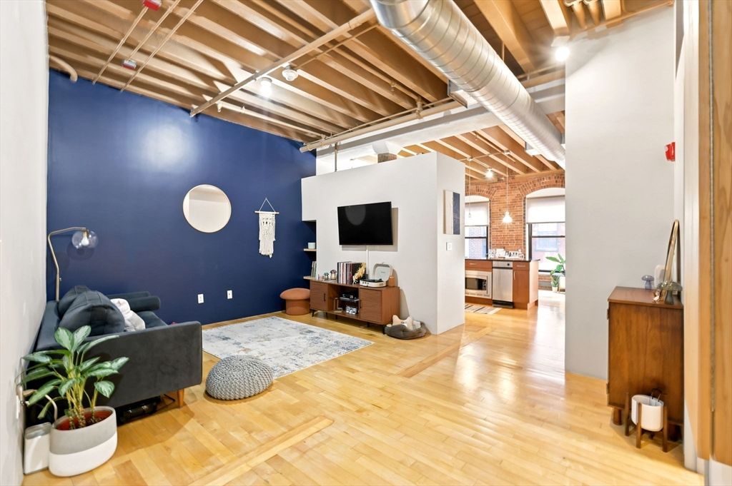 111 Beach 3-B, Boston, MA 02111