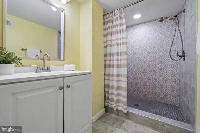 402 BAYSIDE DR, Baltimore, MD 21222