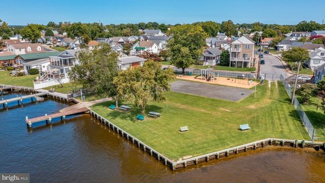 402 BAYSIDE DR, Baltimore, MD 21222
